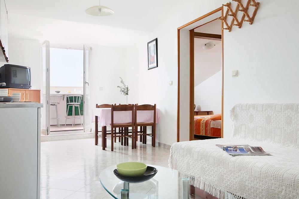 Apartments Iris Rabac Exterior photo